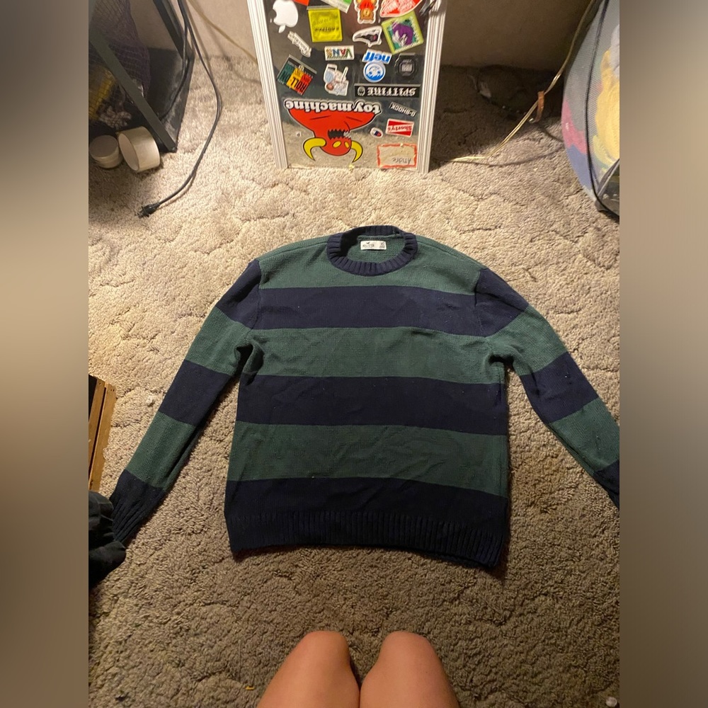 hollister sweater